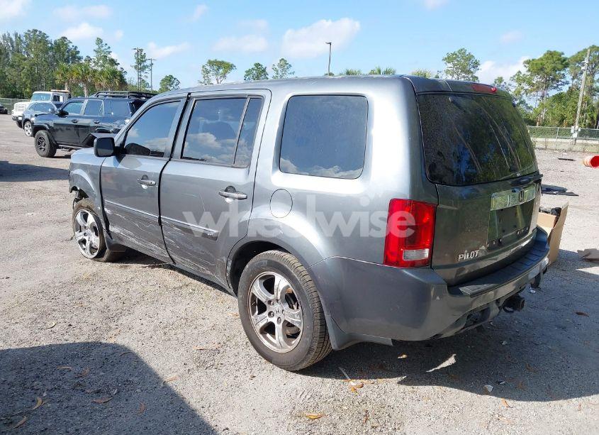 Photo 3 of 2013 Honda Pilot EX (VIN 5FNYF3H45DB003252)