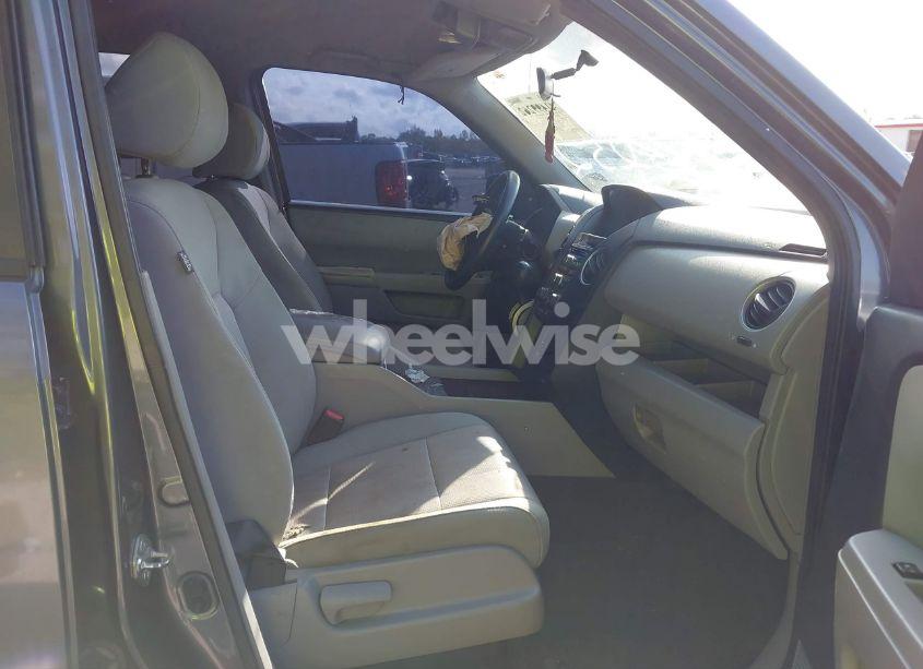 Photo 5 of 2013 Honda Pilot EX (VIN 5FNYF3H45DB003252)