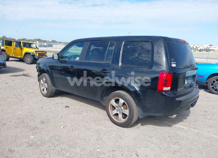 Photo 3 of 2013 Honda Pilot EX (VIN 5FNYF3H45DB010721)