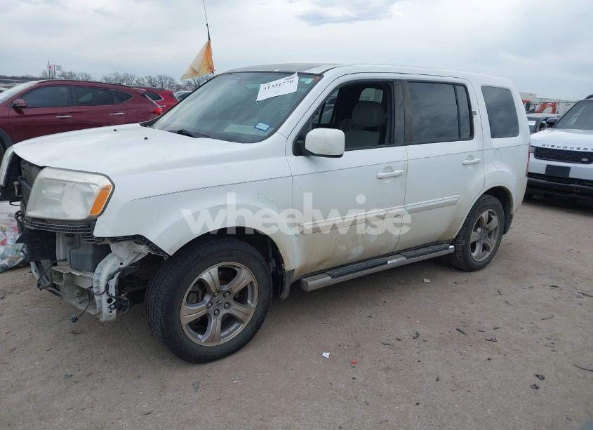 Photo 2 of 2013 Honda Pilot EX (VIN 5FNYF3H45DB013571)