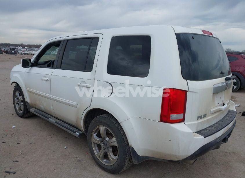 Photo 3 of 2013 Honda Pilot EX (VIN 5FNYF3H45DB013571)