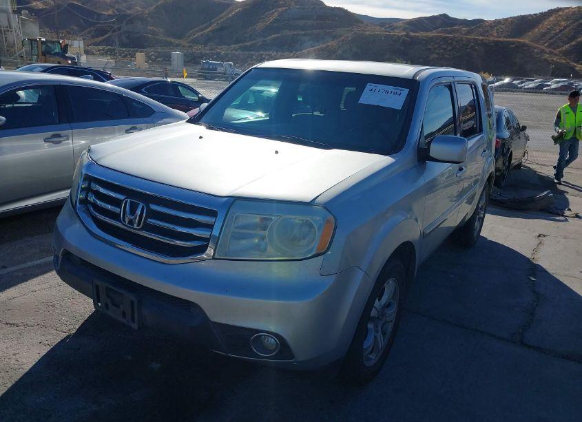 Photo 2 of 2012 Honda Pilot EX (VIN 5FNYF3H46CB038400)