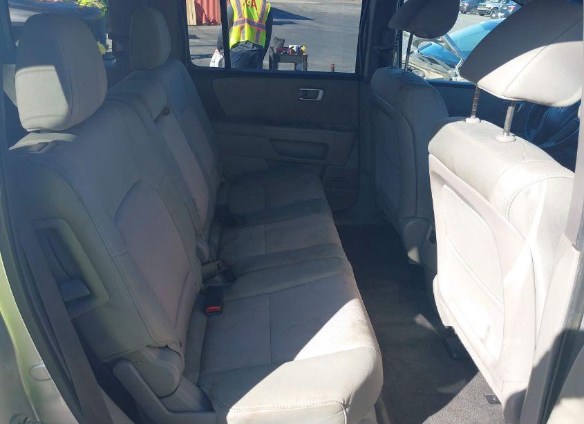 Photo 8 of 2012 Honda Pilot EX (VIN 5FNYF3H46CB038400)