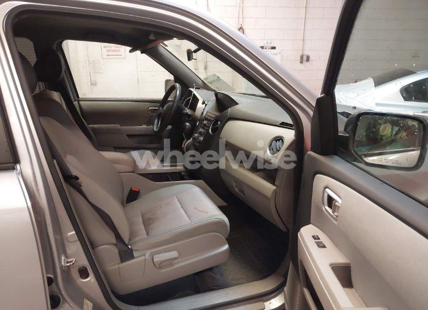 Photo 5 of 2013 Honda Pilot EX (VIN 5FNYF3H46DB004376)