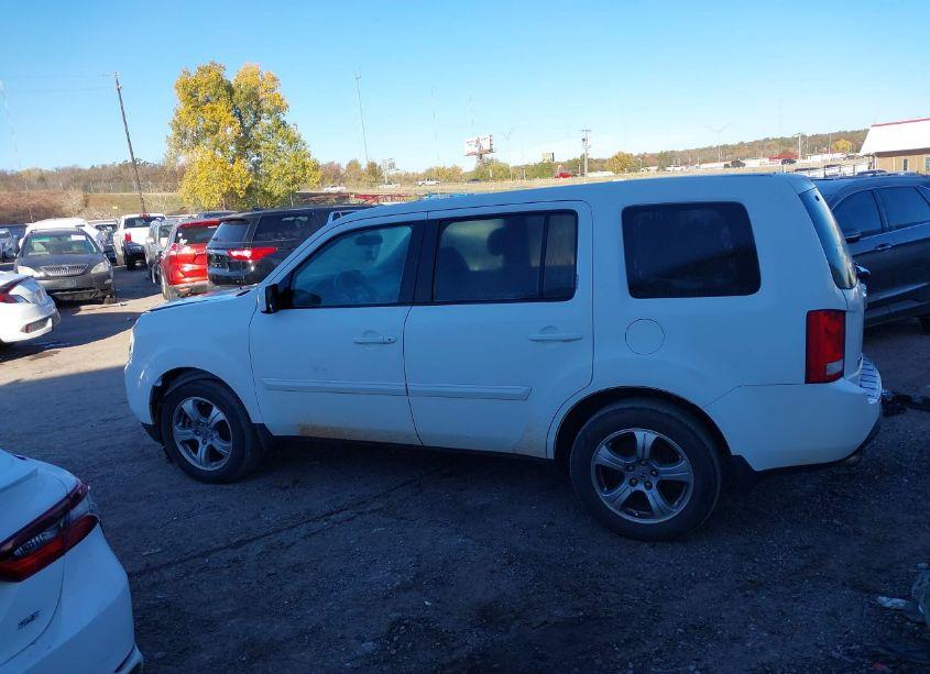 Photo 15 of 2014 Honda Pilot EX (VIN 5FNYF3H46EB016013)