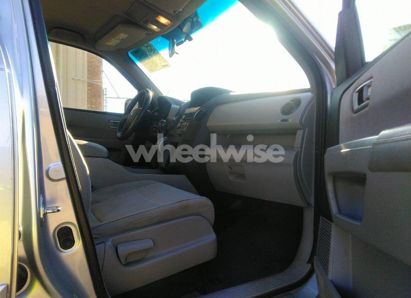 Photo 5 of 2014 Honda Pilot EX (VIN 5FNYF3H46EB020787)