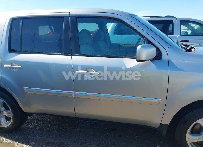 Photo 13 of 2014 Honda Pilot EX (VIN 5FNYF3H46EB022801)