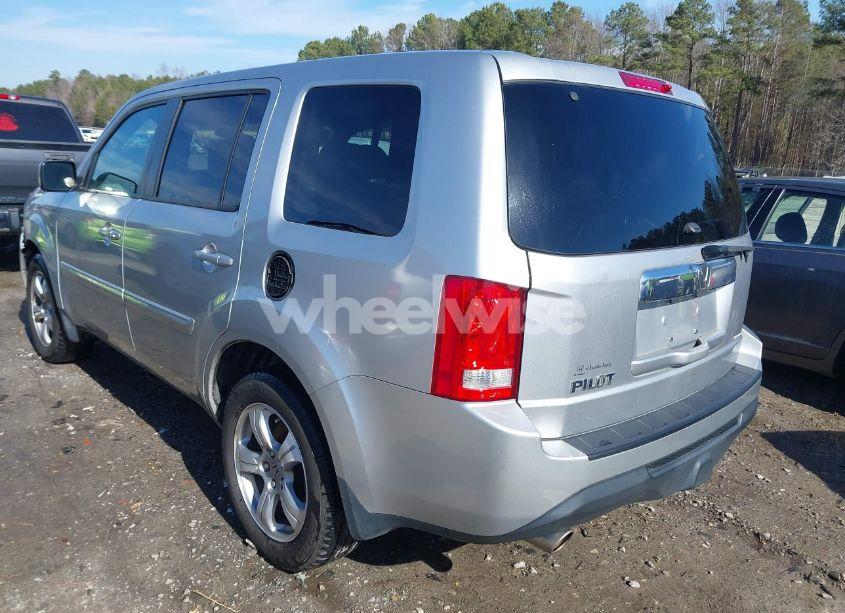 Photo 3 of 2014 Honda Pilot EX (VIN 5FNYF3H46EB022801)
