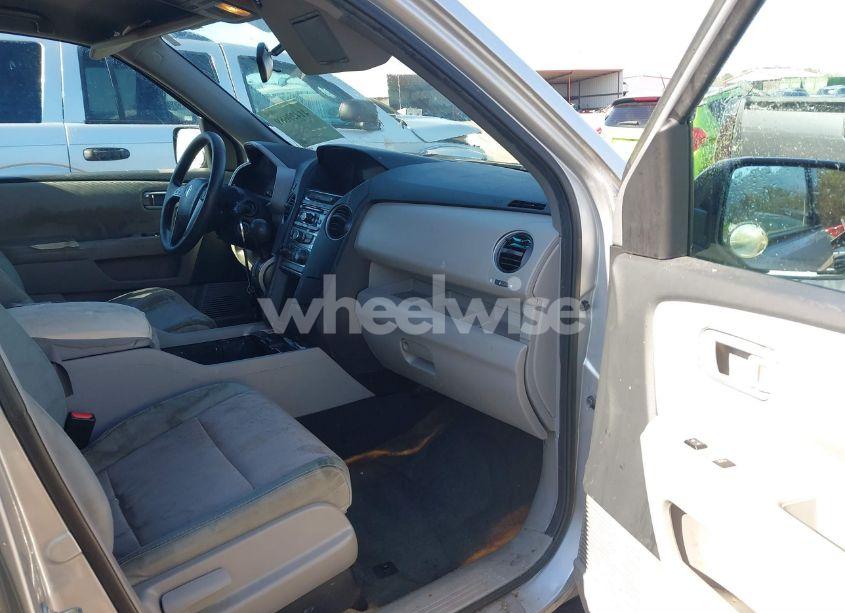 Photo 5 of 2014 Honda Pilot EX (VIN 5FNYF3H46EB022801)