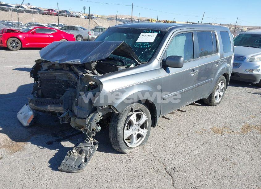 Photo 2 of 2012 Honda Pilot EX (VIN 5FNYF3H47CB043704)