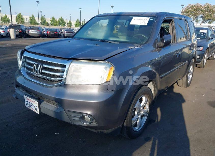 Photo 2 of 2015 Honda Pilot EX (VIN 5FNYF3H47FB003336)