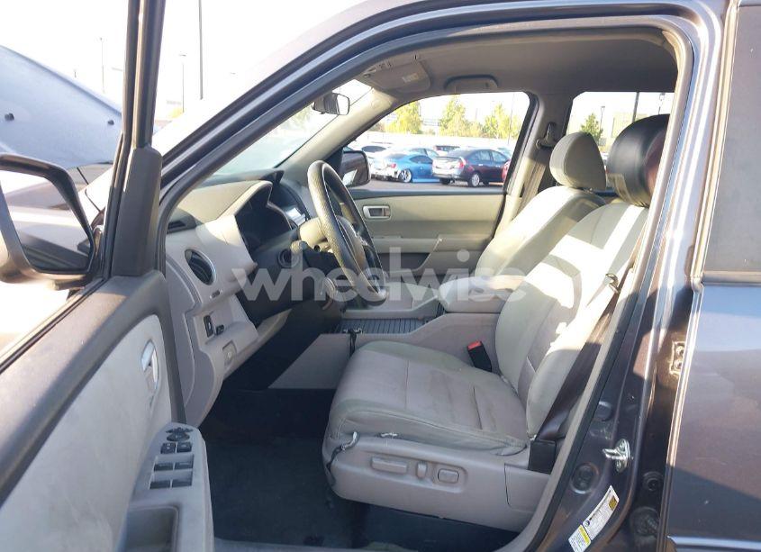 Photo 5 of 2015 Honda Pilot EX (VIN 5FNYF3H47FB003336)