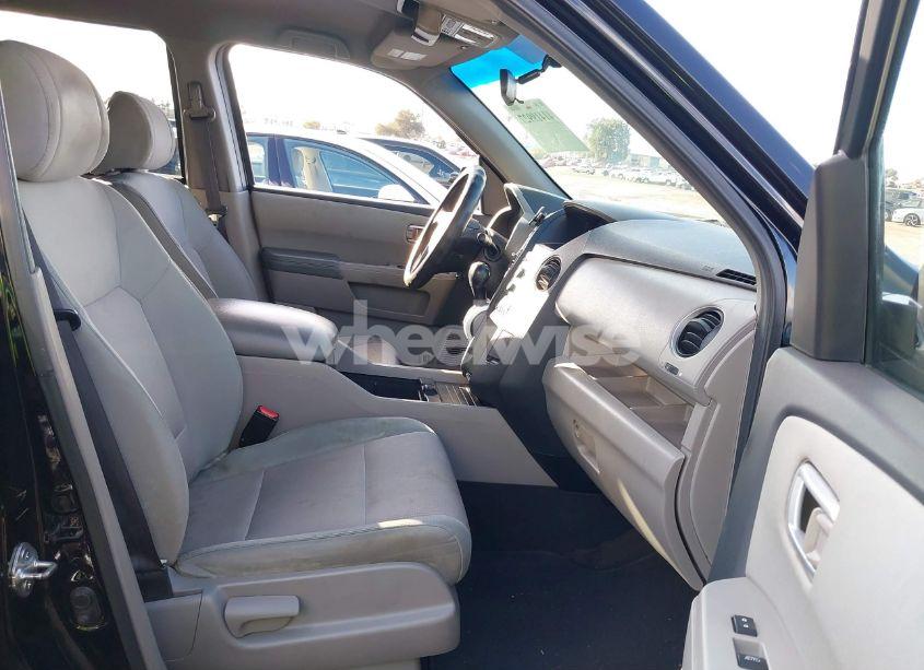 Photo 5 of 2011 Honda Pilot EX (VIN 5FNYF3H48BB011519)