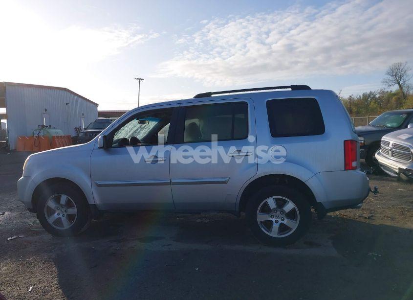 Photo 14 of 2011 Honda Pilot EX (VIN 5FNYF3H49BB007592)