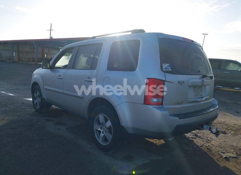 Photo 3 of 2011 Honda Pilot EX (VIN 5FNYF3H49BB007592)