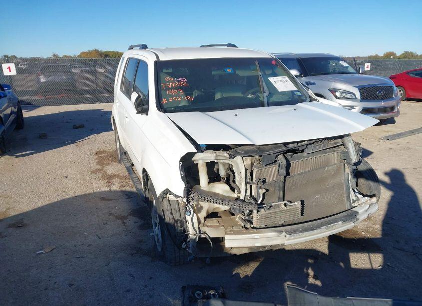 2011 Honda Pilot EX (VIN 5FNYF3H49BB052421) main photo