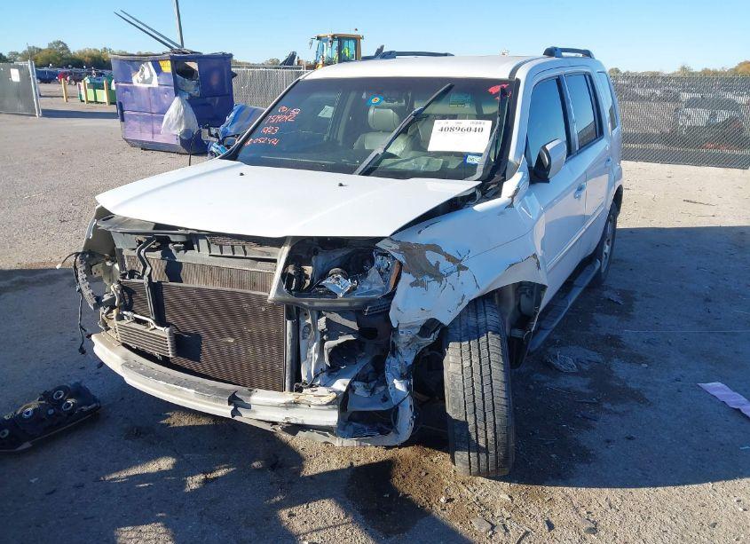 Photo 2 of 2011 Honda Pilot EX (VIN 5FNYF3H49BB052421)