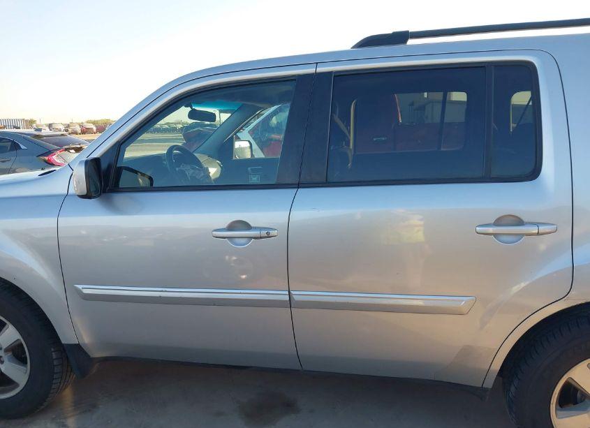 Photo 14 of 2011 Honda Pilot EX (VIN 5FNYF3H49BB057747)