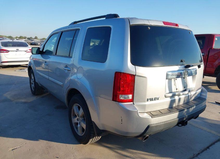 Photo 3 of 2011 Honda Pilot EX (VIN 5FNYF3H49BB057747)
