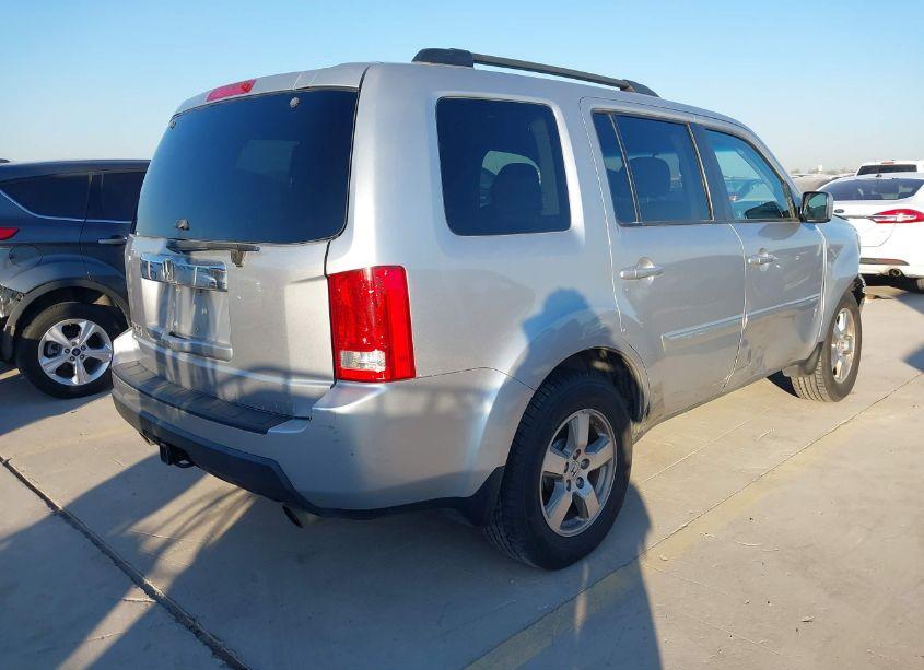 Photo 4 of 2011 Honda Pilot EX (VIN 5FNYF3H49BB057747)