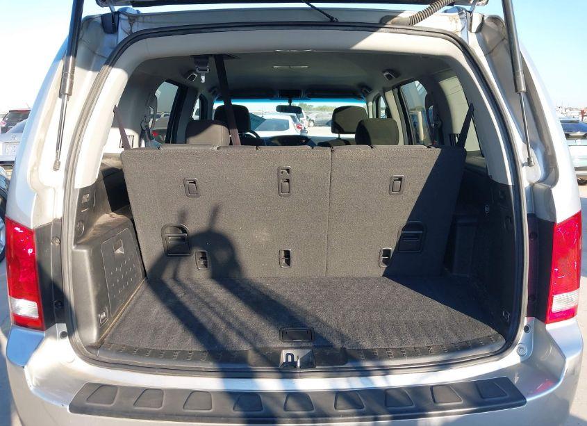 Photo 8 of 2011 Honda Pilot EX (VIN 5FNYF3H49BB057747)