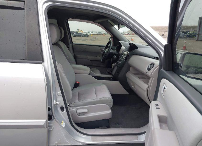 Photo 5 of 2013 Honda Pilot EX (VIN 5FNYF3H49DB008079)