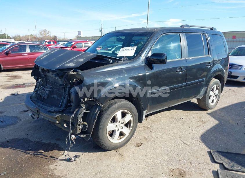 Photo 2 of 2010 Honda Pilot (VIN 5FNYF3H4XAB004425)