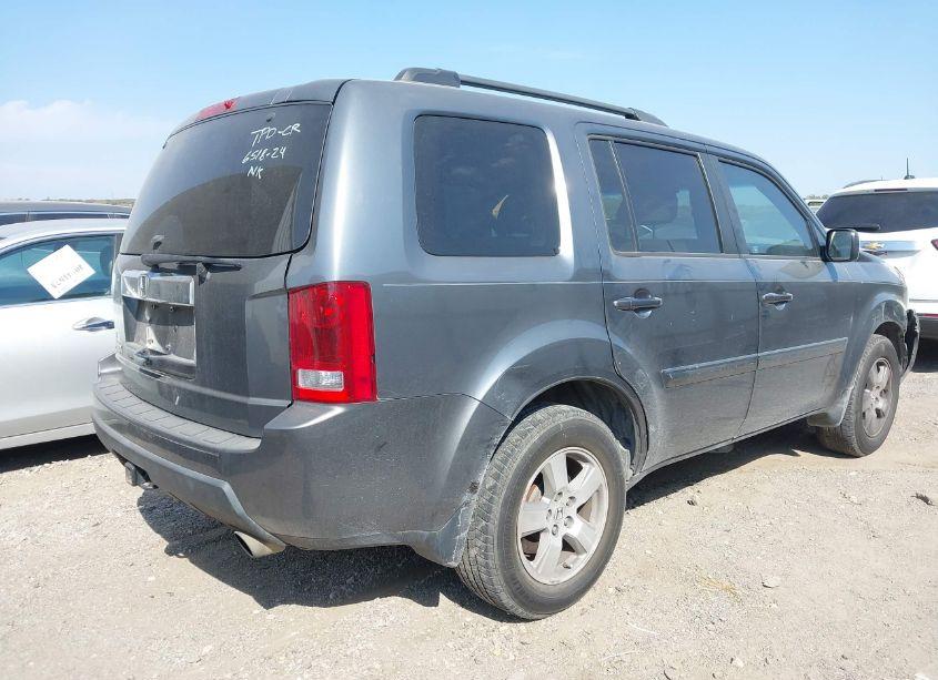 Photo 4 of 2011 Honda Pilot EX (VIN 5FNYF3H4XBB017788)