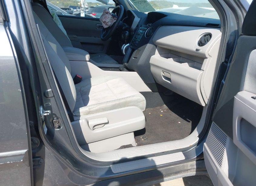 Photo 5 of 2011 Honda Pilot EX (VIN 5FNYF3H4XBB017788)