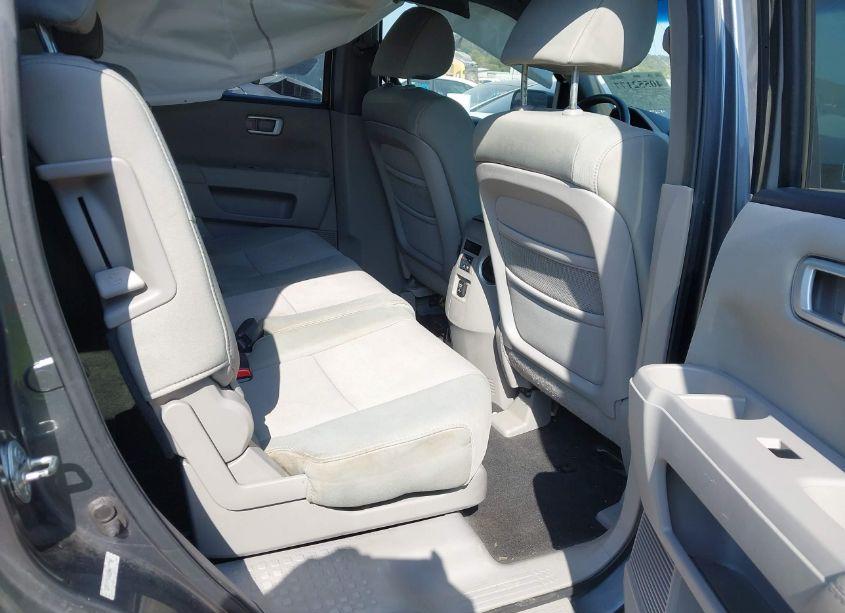 Photo 8 of 2011 Honda Pilot EX (VIN 5FNYF3H4XBB017788)