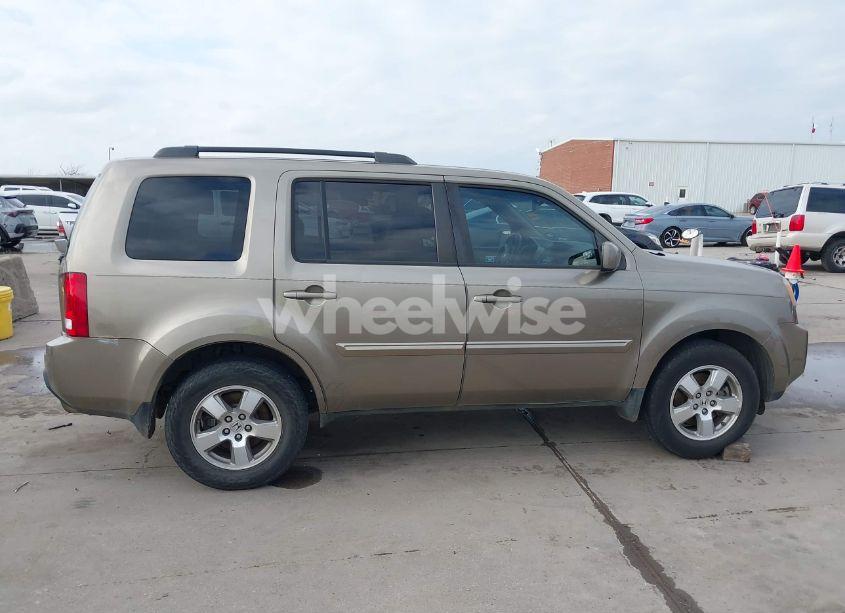 Photo 13 of 2011 Honda Pilot EX (VIN 5FNYF3H4XBB042206)
