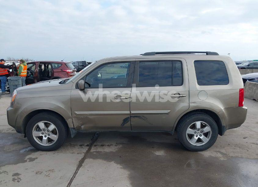 Photo 14 of 2011 Honda Pilot EX (VIN 5FNYF3H4XBB042206)