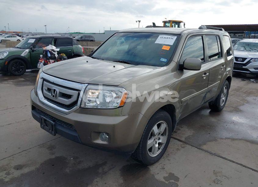 Photo 2 of 2011 Honda Pilot EX (VIN 5FNYF3H4XBB042206)