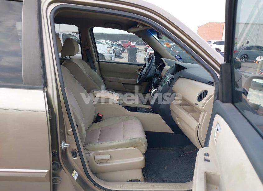 Photo 5 of 2011 Honda Pilot EX (VIN 5FNYF3H4XBB042206)