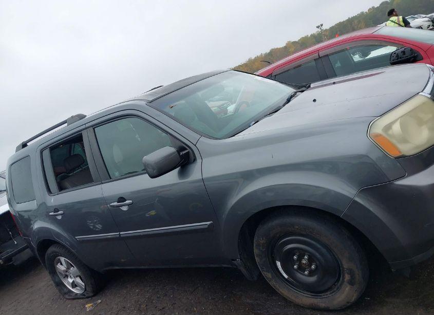 Photo 13 of 2010 Honda Pilot EX-L (VIN 5FNYF3H50AB022103)