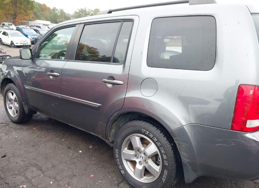 Photo 14 of 2010 Honda Pilot EX-L (VIN 5FNYF3H50AB022103)