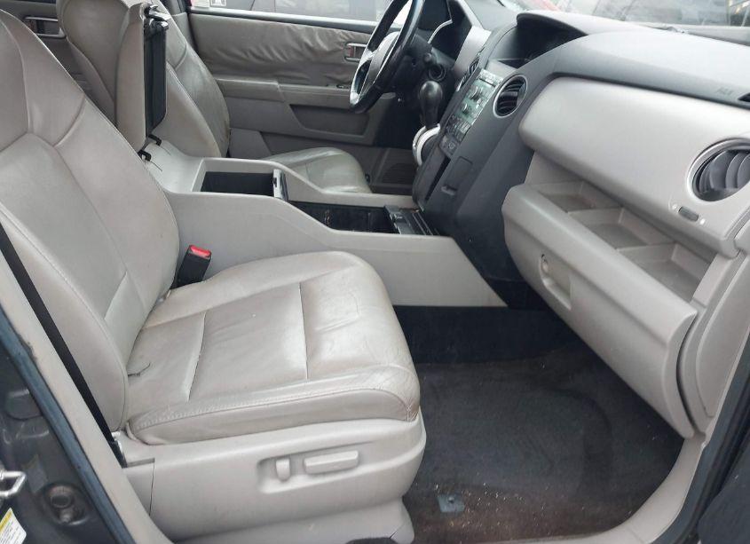 Photo 5 of 2010 Honda Pilot EX-L (VIN 5FNYF3H50AB022103)