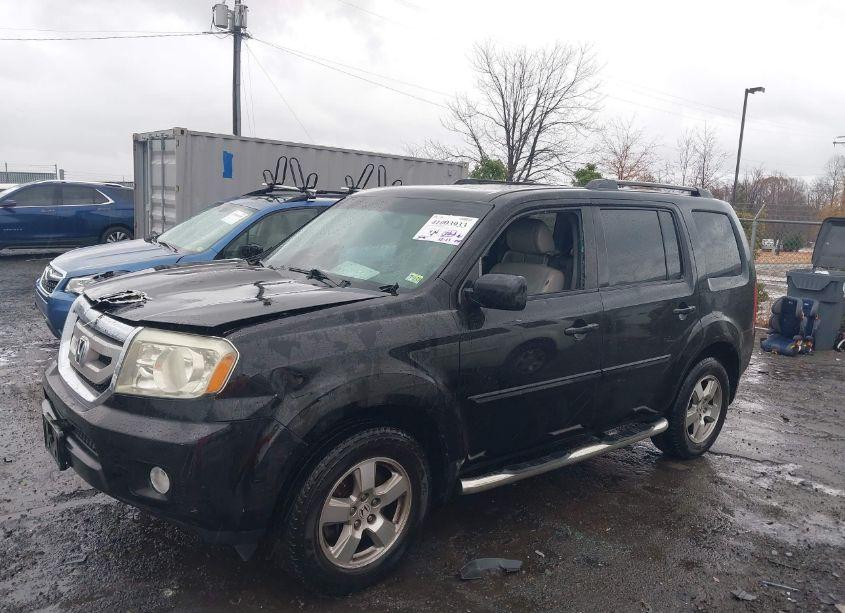 Photo 2 of 2011 Honda Pilot EX-L (VIN 5FNYF3H50BB018456)