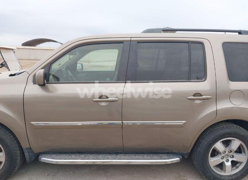 Photo 14 of 2010 Honda Pilot EX-L (VIN 5FNYF3H51AB014169)