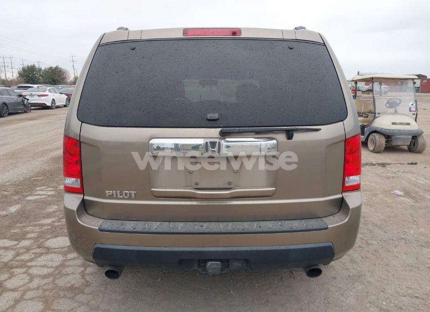 Photo 16 of 2010 Honda Pilot EX-L (VIN 5FNYF3H51AB014169)