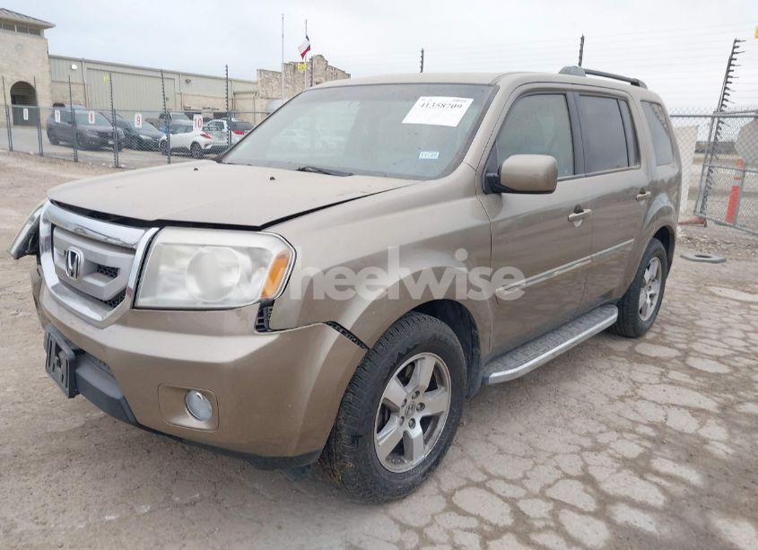Photo 2 of 2010 Honda Pilot EX-L (VIN 5FNYF3H51AB014169)