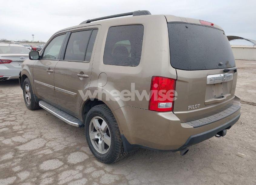 Photo 3 of 2010 Honda Pilot EX-L (VIN 5FNYF3H51AB014169)