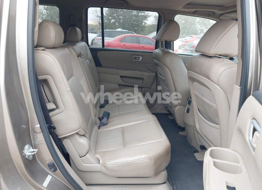 Photo 8 of 2010 Honda Pilot EX-L (VIN 5FNYF3H51AB014169)