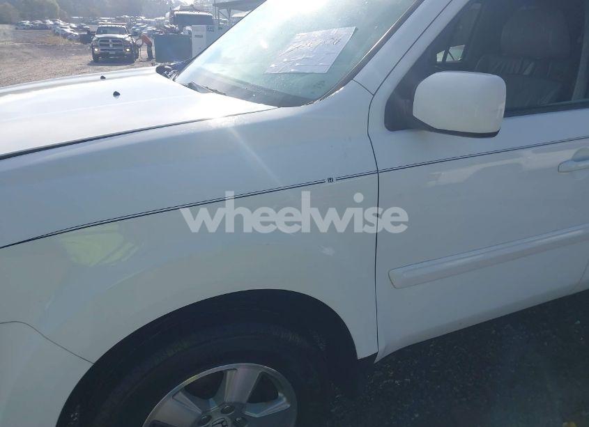 Photo 15 of 2011 Honda Pilot EX-L (VIN 5FNYF3H51BB010107)