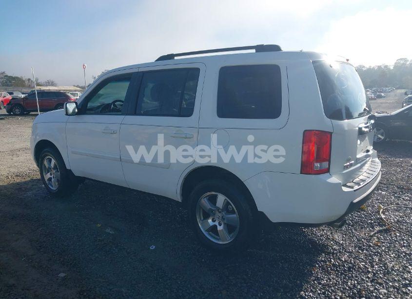 Photo 3 of 2011 Honda Pilot EX-L (VIN 5FNYF3H51BB010107)