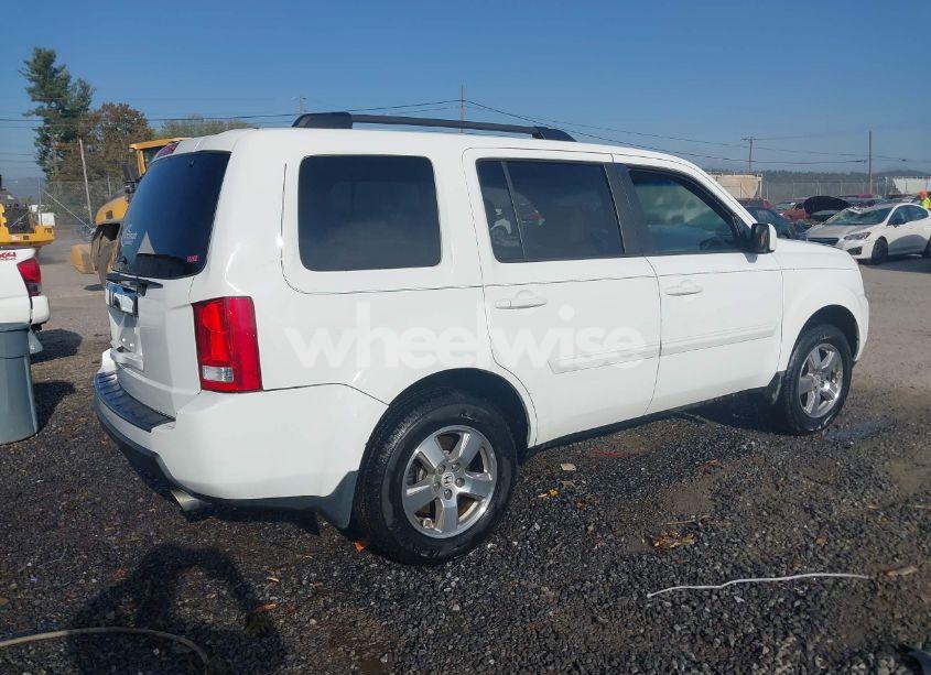 Photo 4 of 2011 Honda Pilot EX-L (VIN 5FNYF3H51BB010107)