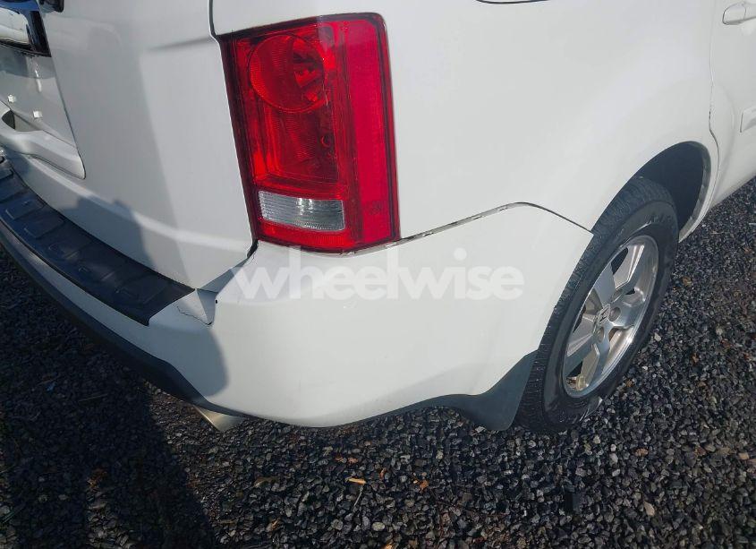 Photo 6 of 2011 Honda Pilot EX-L (VIN 5FNYF3H51BB010107)