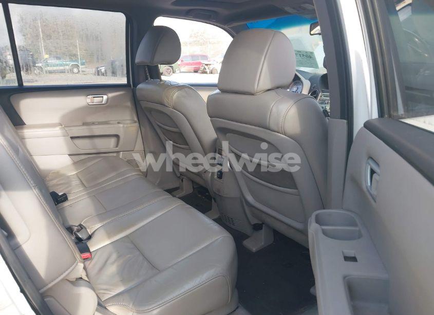 Photo 8 of 2011 Honda Pilot EX-L (VIN 5FNYF3H51BB010107)