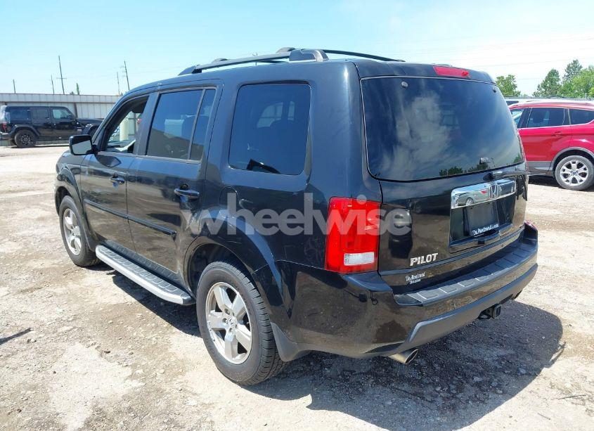 Photo 3 of 2011 Honda Pilot EX-L (VIN 5FNYF3H51BB013282)