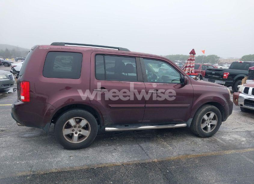 Photo 13 of 2011 Honda Pilot EX-L (VIN 5FNYF3H51BB015744)